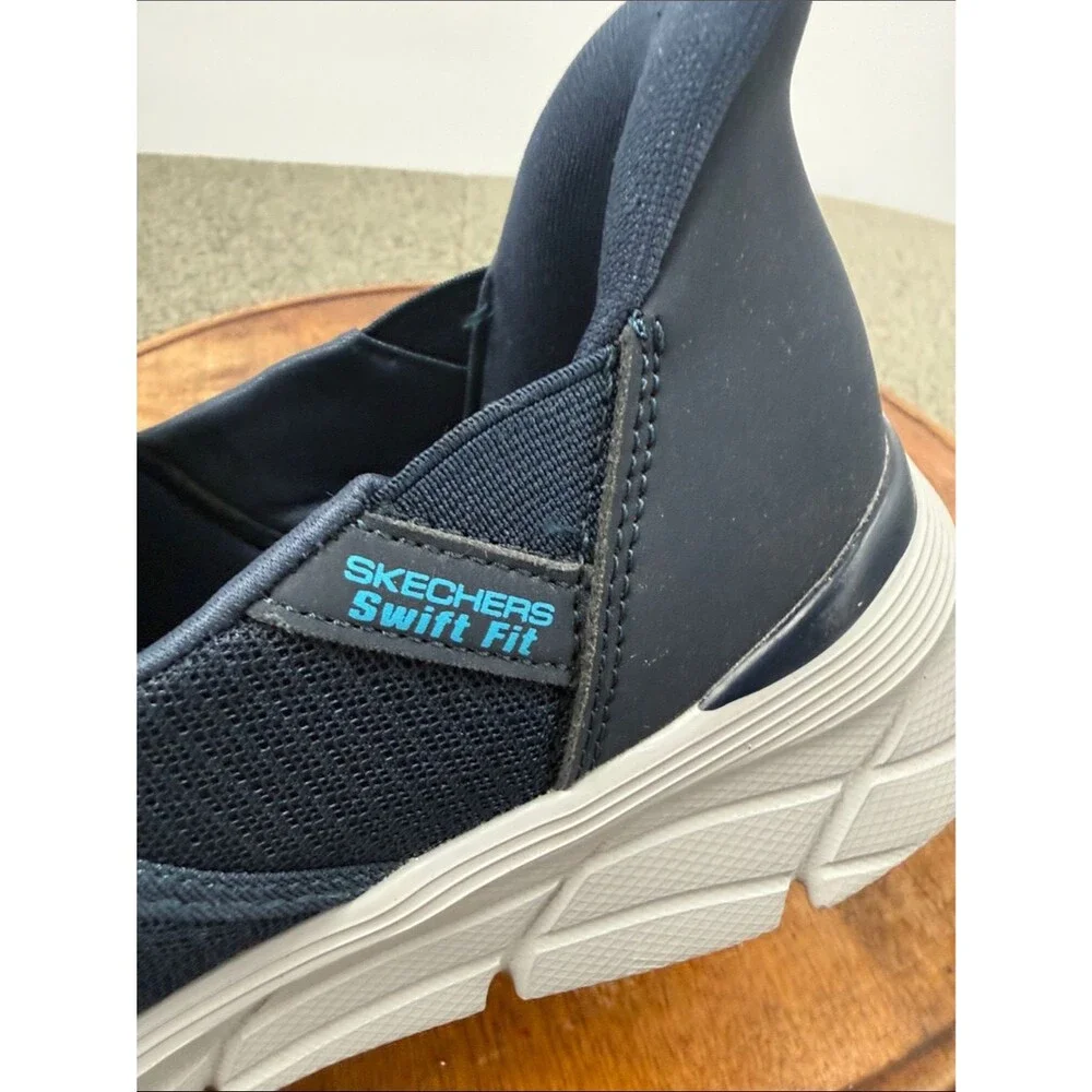 Skechers Shoes Mens 8.5 Hands Free Swift Fit Slip On Sneakers Memory Foam Casual
